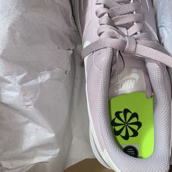 Woman’s Air Force 1 (NEVER WORN) - Picture 5 of 6